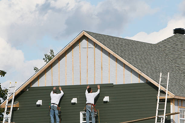 Professional Siding Contractor technician working in Winnsboro, TX